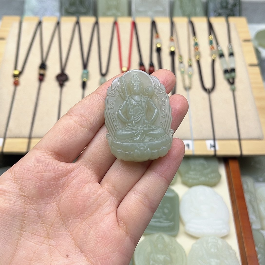 和田玉颈饰未镶嵌三****件