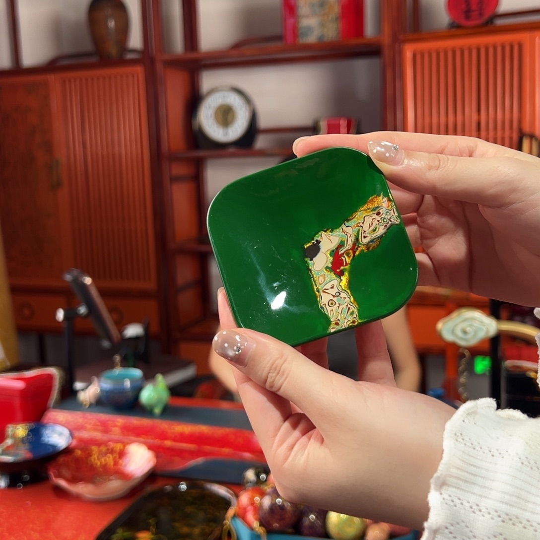微瑕绿色素髹犀皮四方杯垫