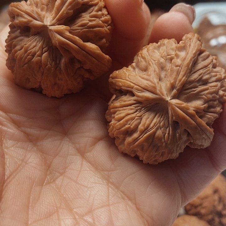 文玩核桃吊坠白丁