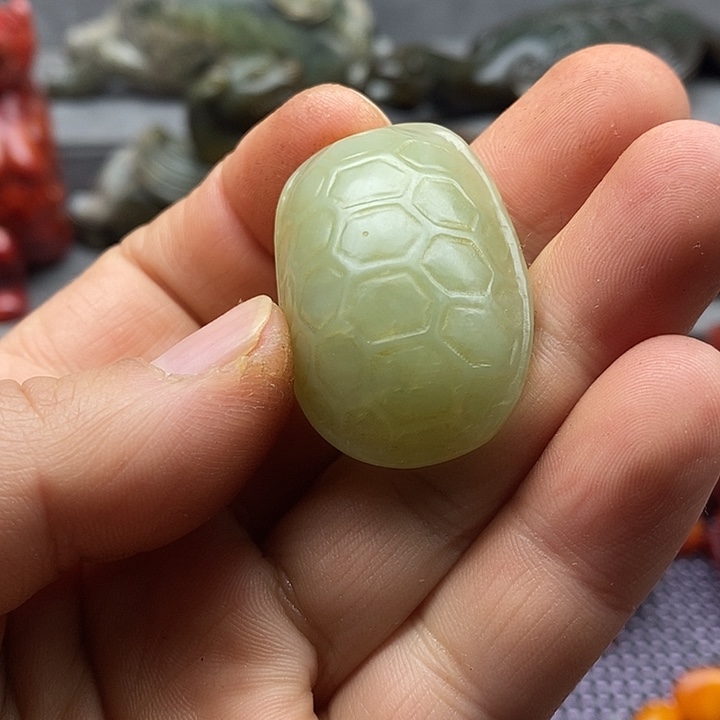 未镶嵌蛇纹石玉颈饰