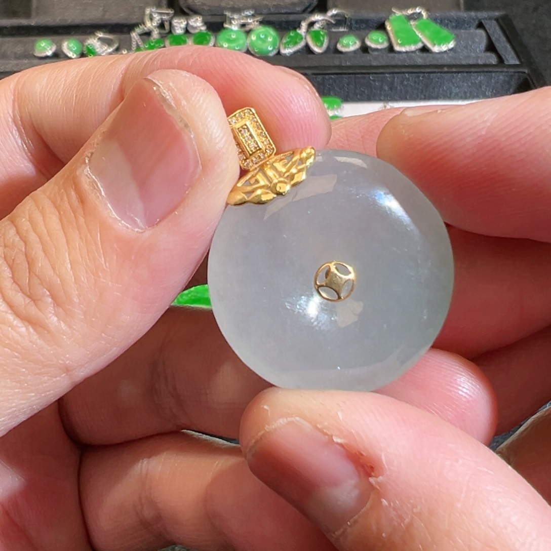 【闪购商品】翡翠吊坠(不含链)18K金镶嵌