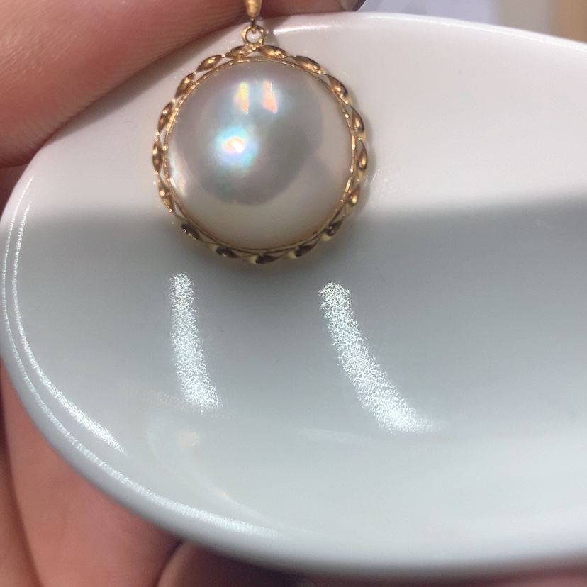 【闪购商品】18K金镶嵌颈饰拼合珍珠（马贝珠）