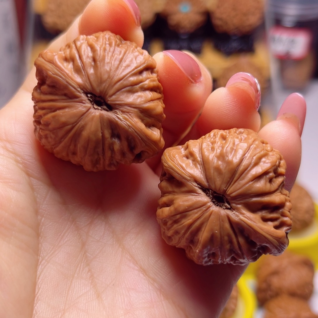 文玩核桃吊坠37尺肉球锤妹