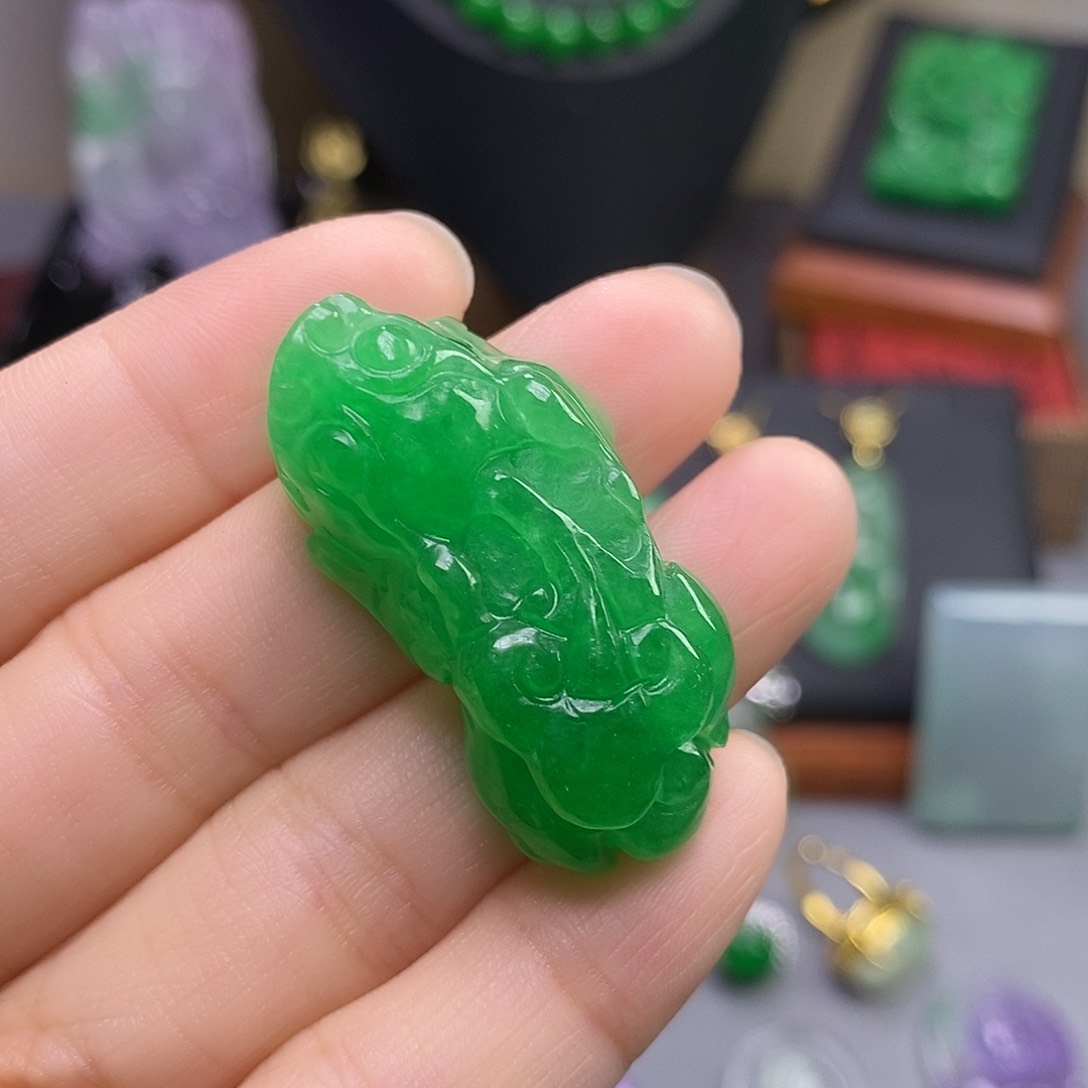 吊坠(赠链)未镶嵌翡翠