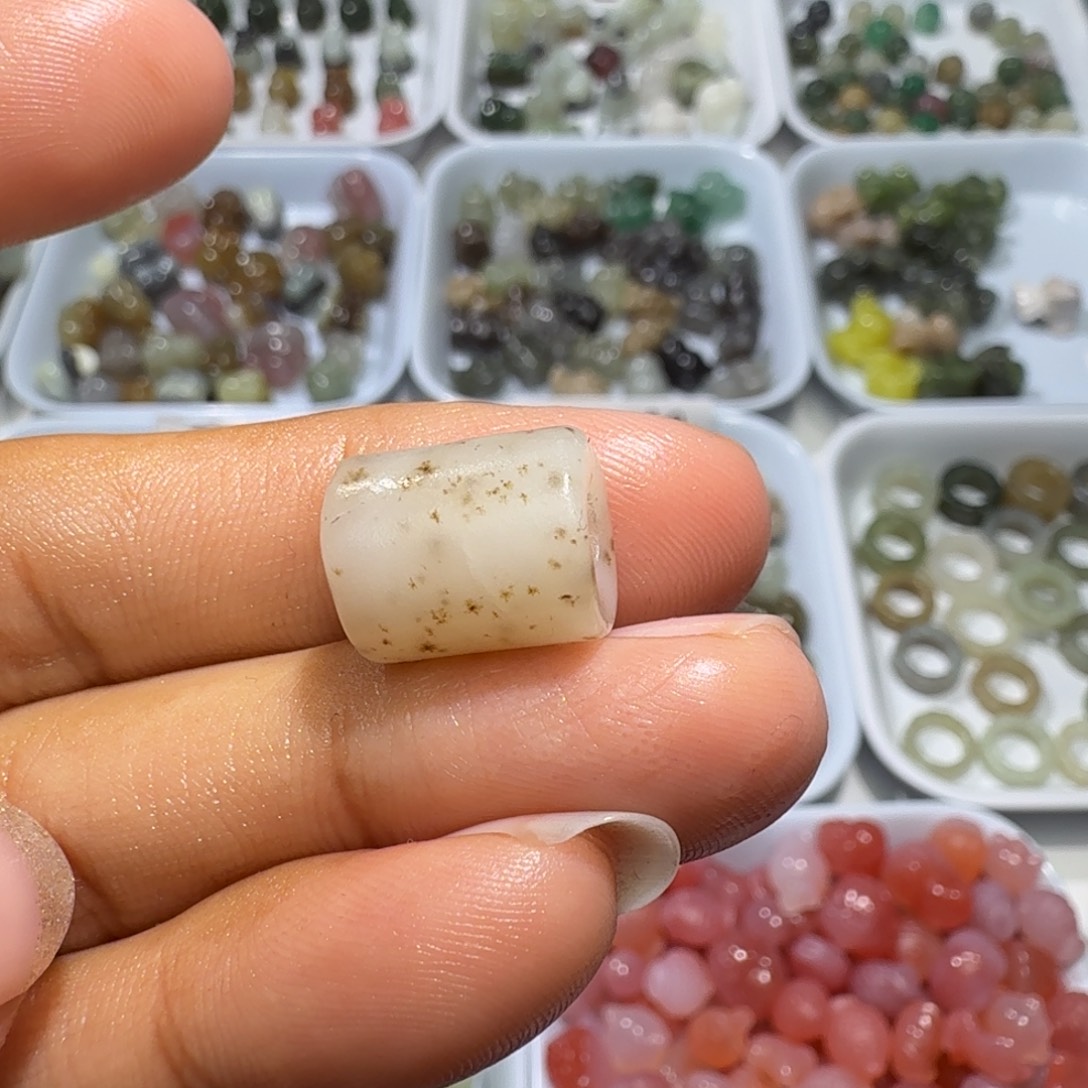 和田玉未镶嵌珠宝奇石