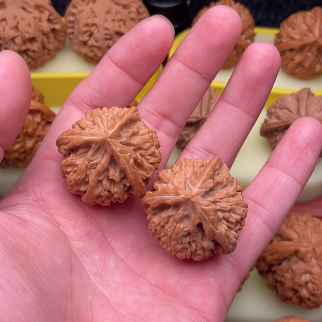 文玩核桃把件嘻三棱35