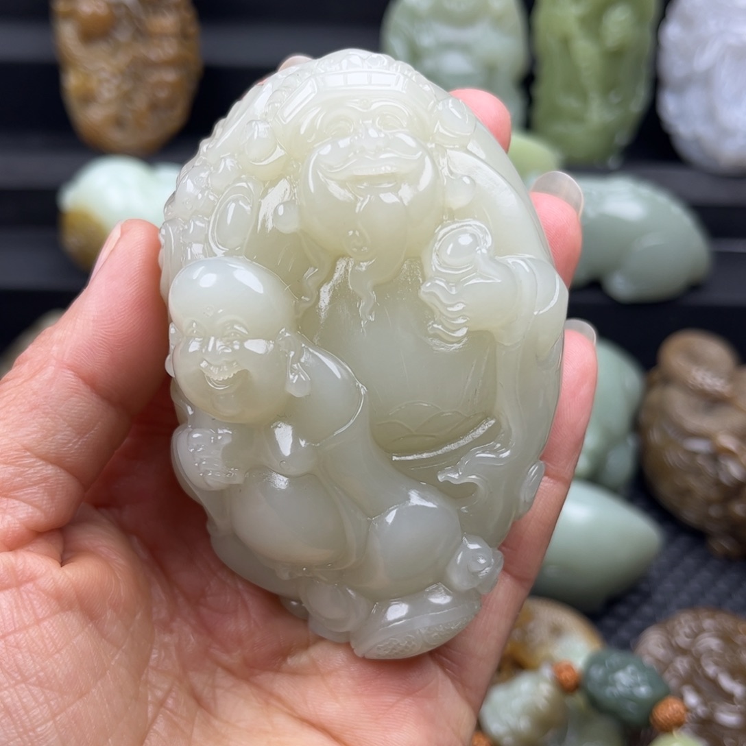 和田玉把件未镶嵌秋**叶