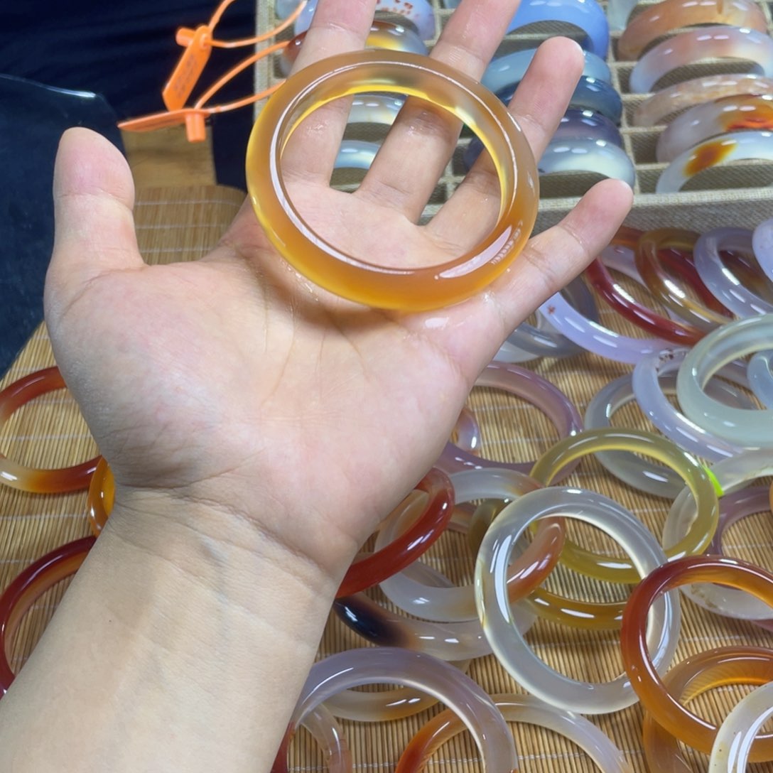 玛瑙/玉髓手镯未镶嵌