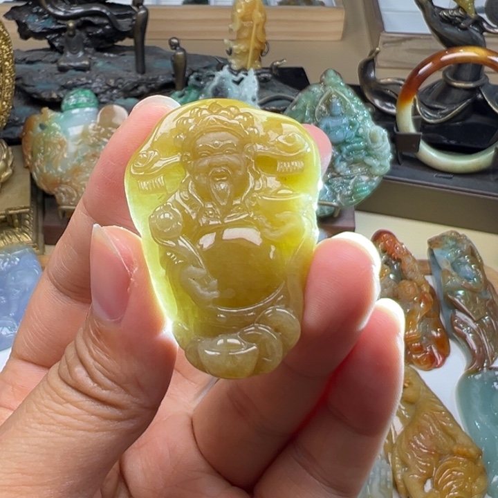 翡翠未镶嵌颈饰财神