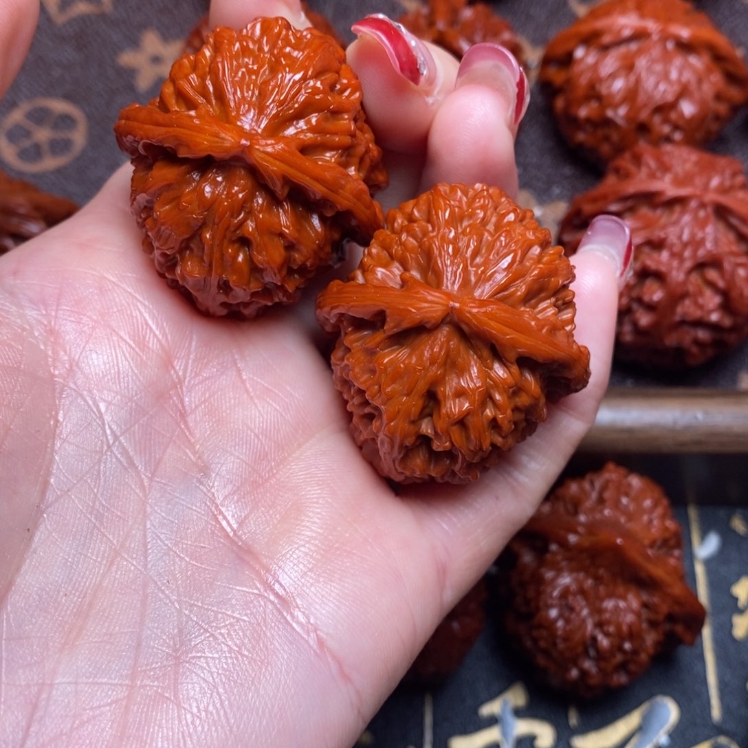 琦***好文玩核桃吊坠白狮子888