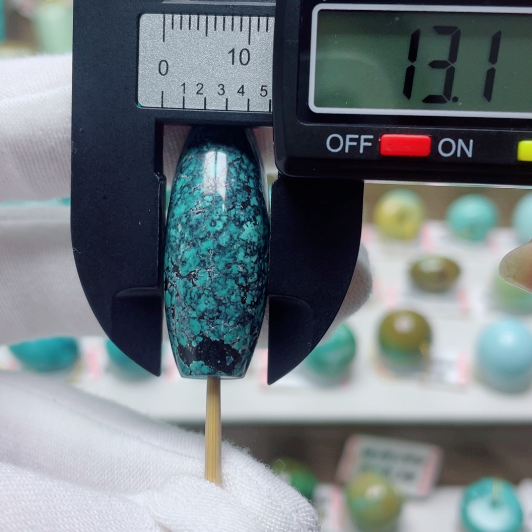 绿松石未镶嵌摆件