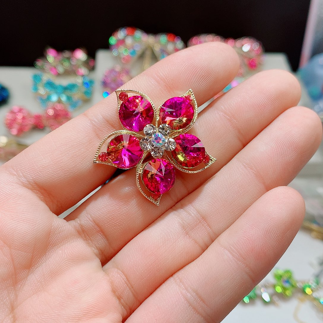 皮质铁合金发饰等