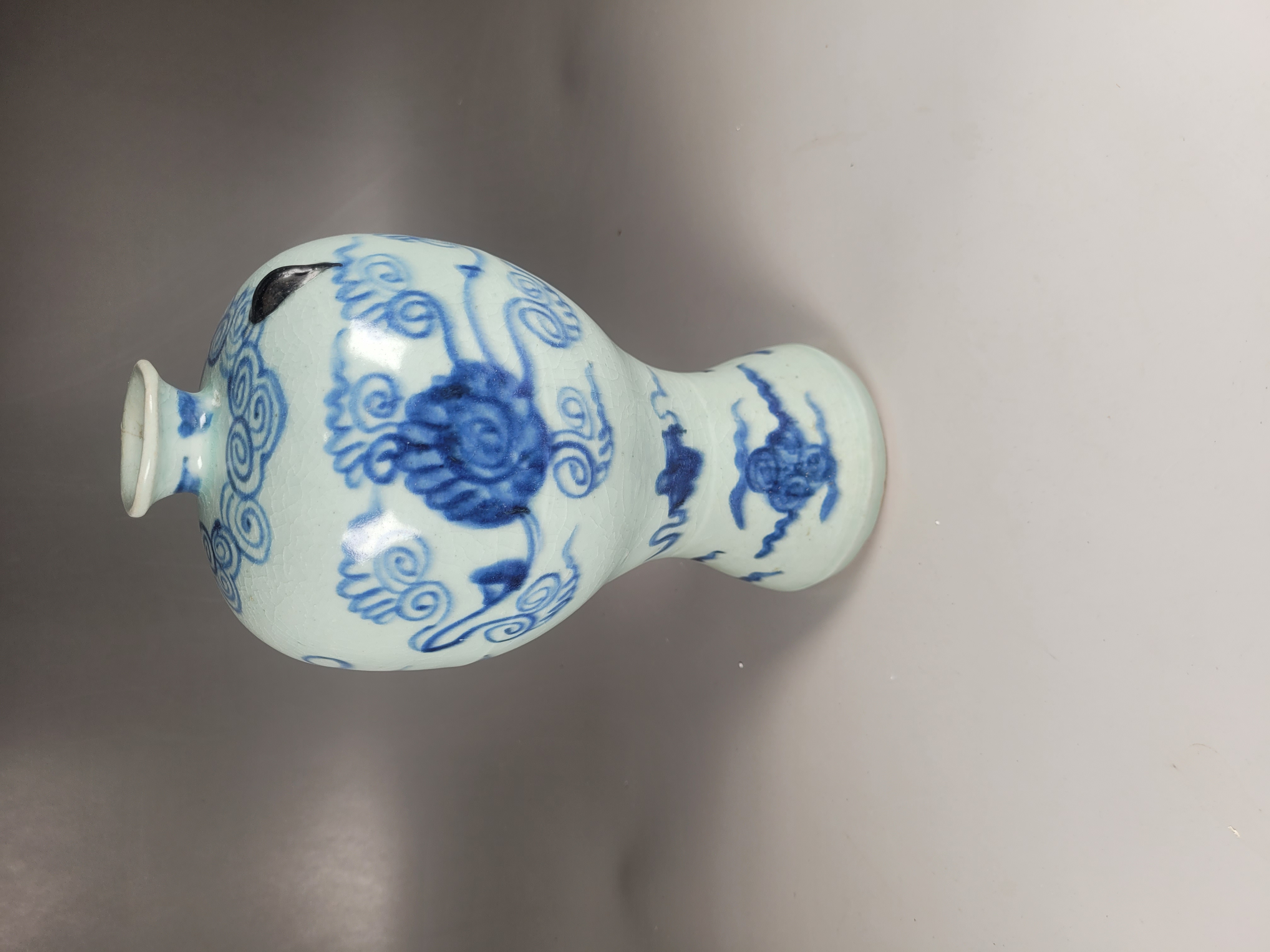 青花折枝花卉纹梅瓶