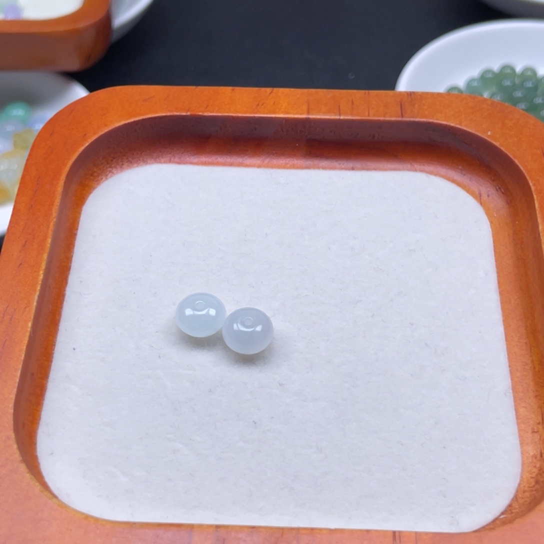 *****翡翠未镶嵌颈饰鼓珠卡8