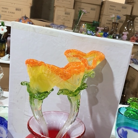 琉璃花瓶高45厘米宽9厘米