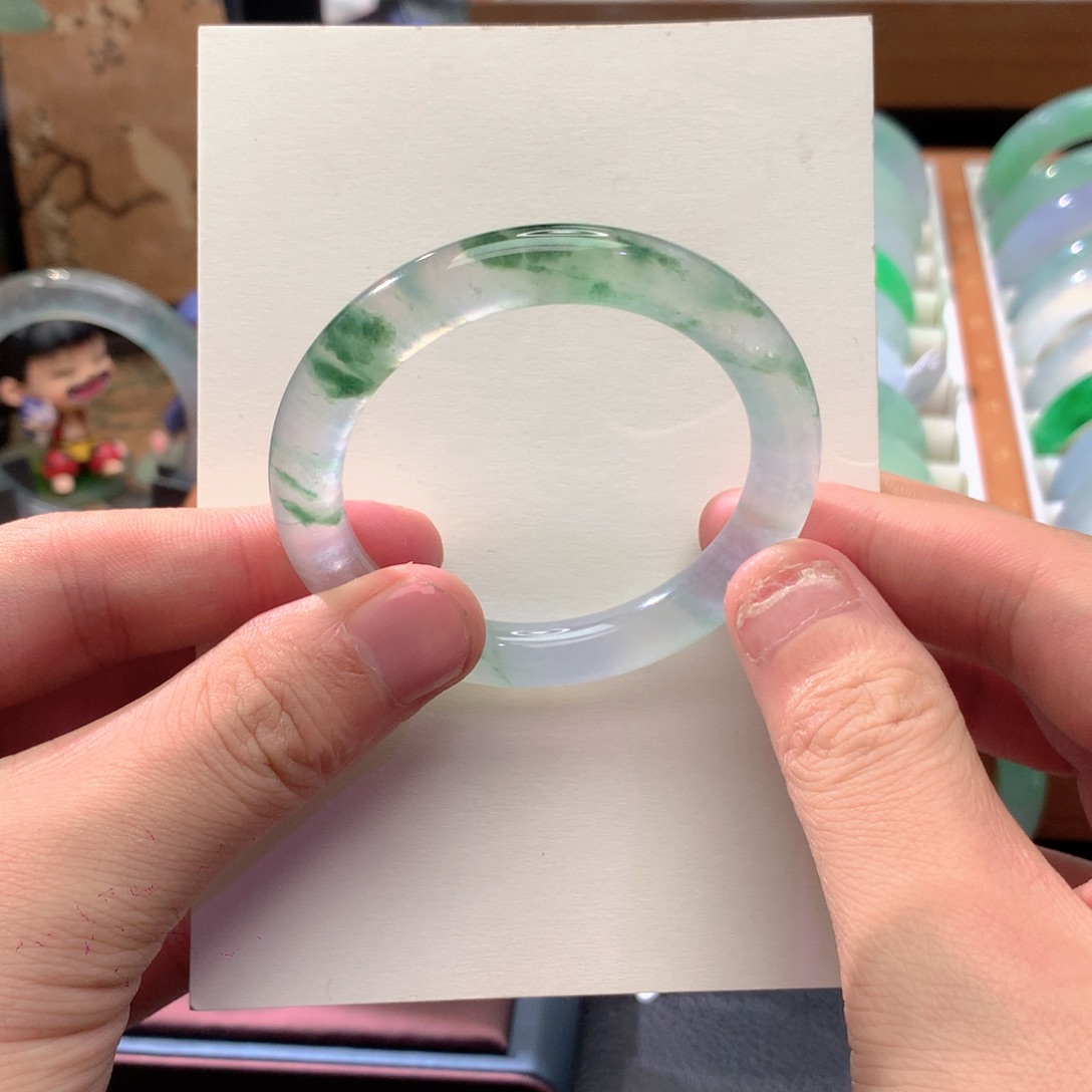 翡翠未镶嵌手镯高冰水草花