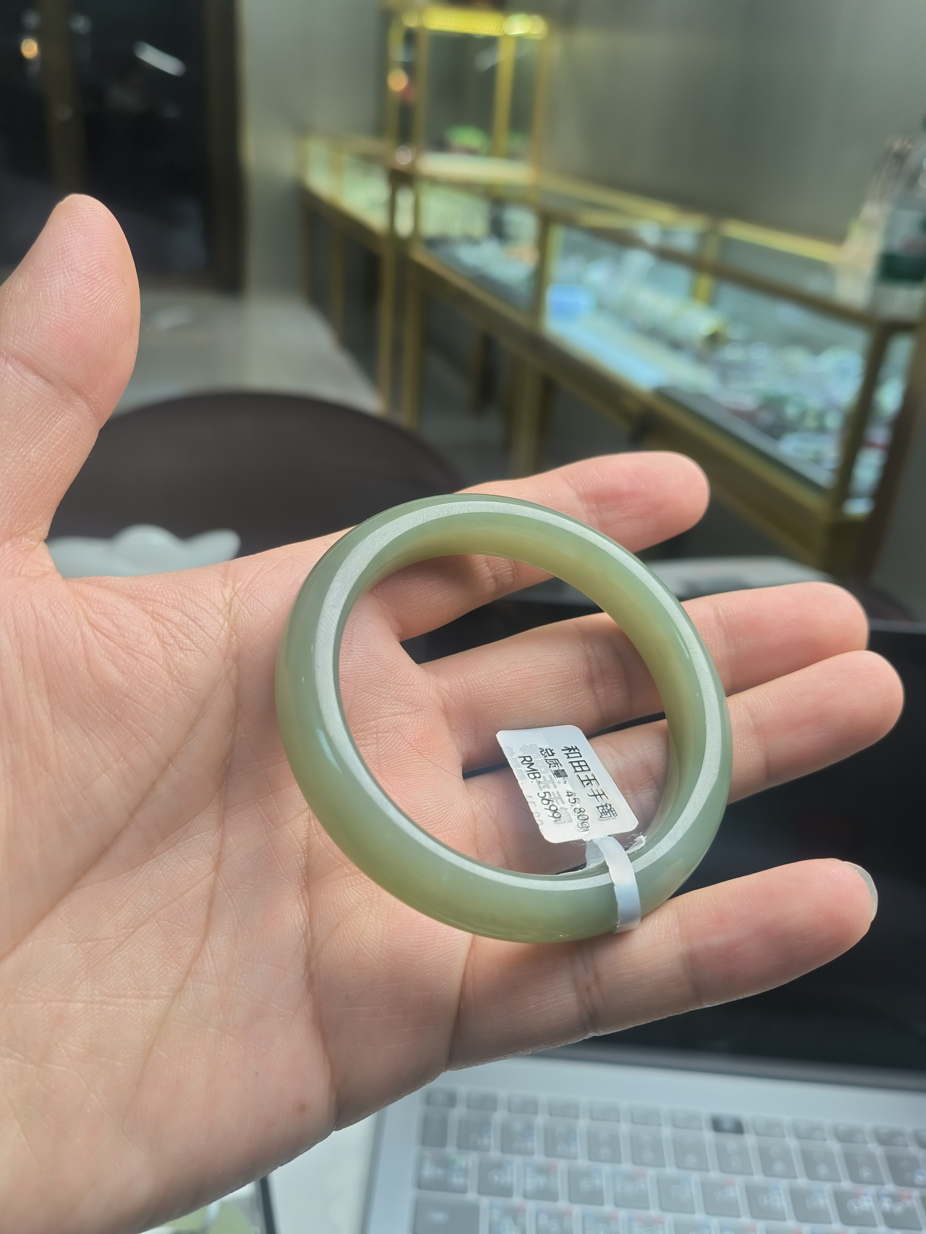 天然和田玉手镯无镶嵌660