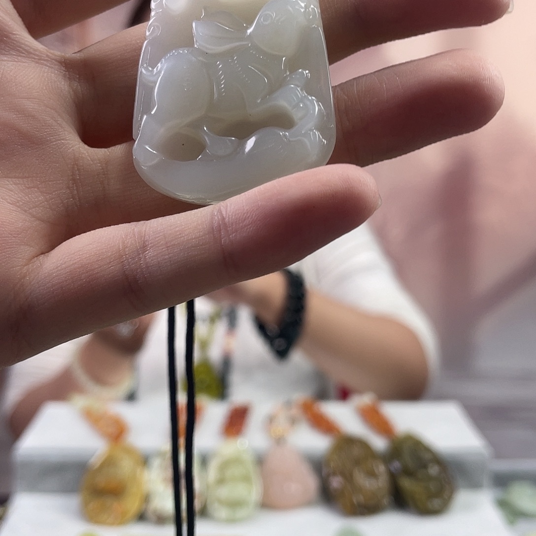 蛇纹石玉未镶嵌吊坠(赠链)