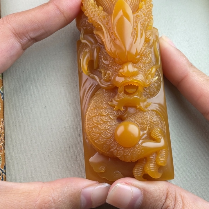 石英质玉（缅黄）手串未镶嵌肖****）