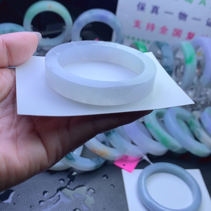 未镶嵌翡翠手镯定制翡翠