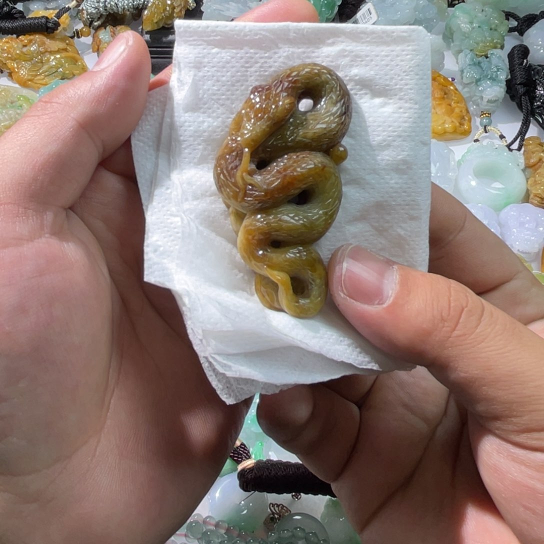 翡翠颈饰未镶嵌天然