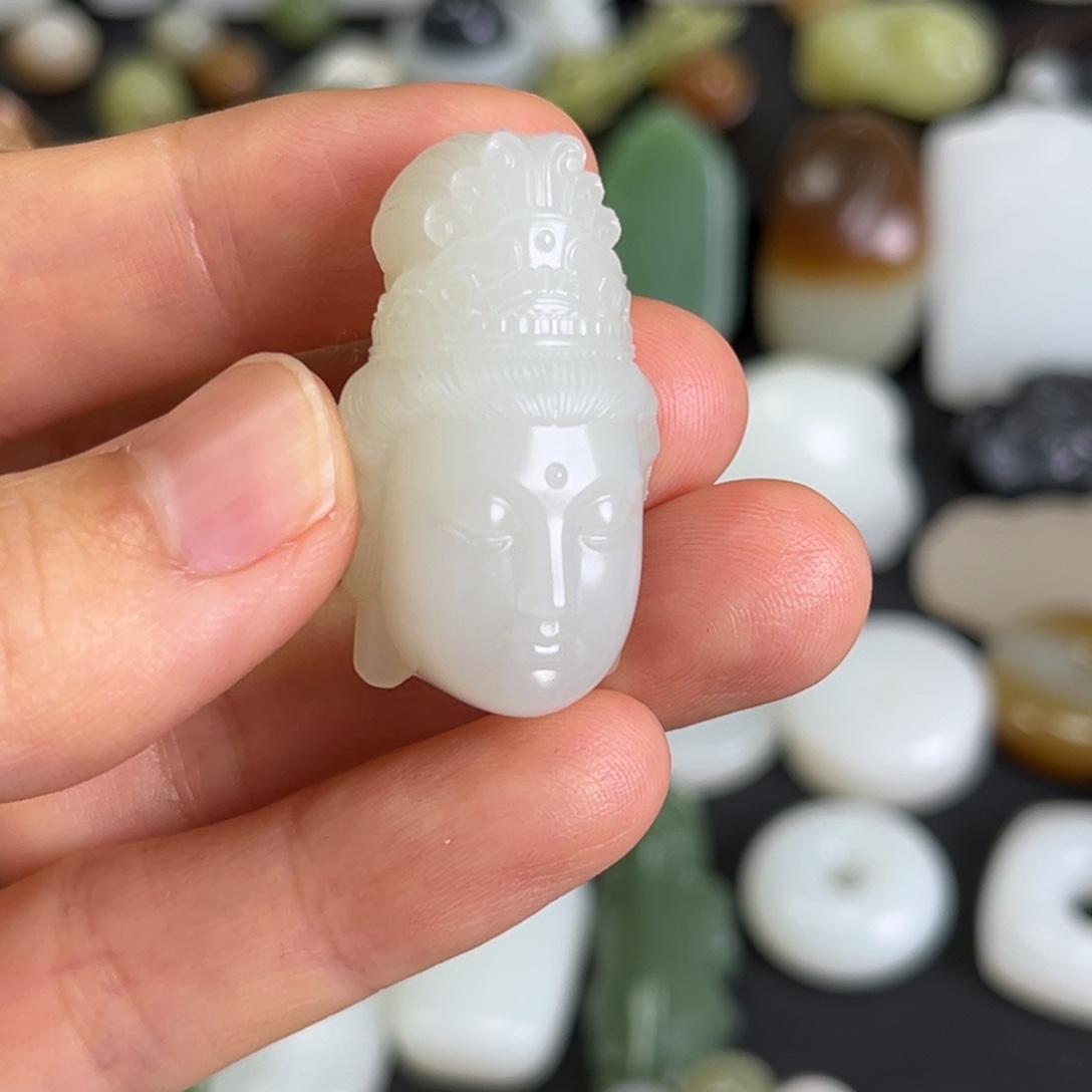 和田玉未镶嵌吊坠(赠链)