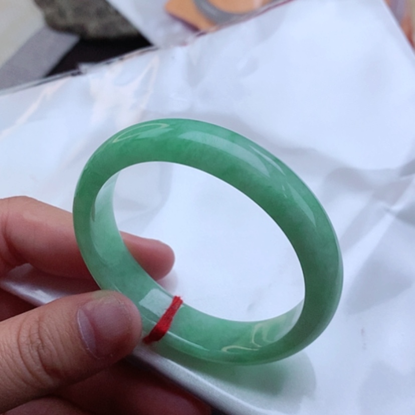 【闪购商品】翡翠手镯未镶嵌51.8贵妃