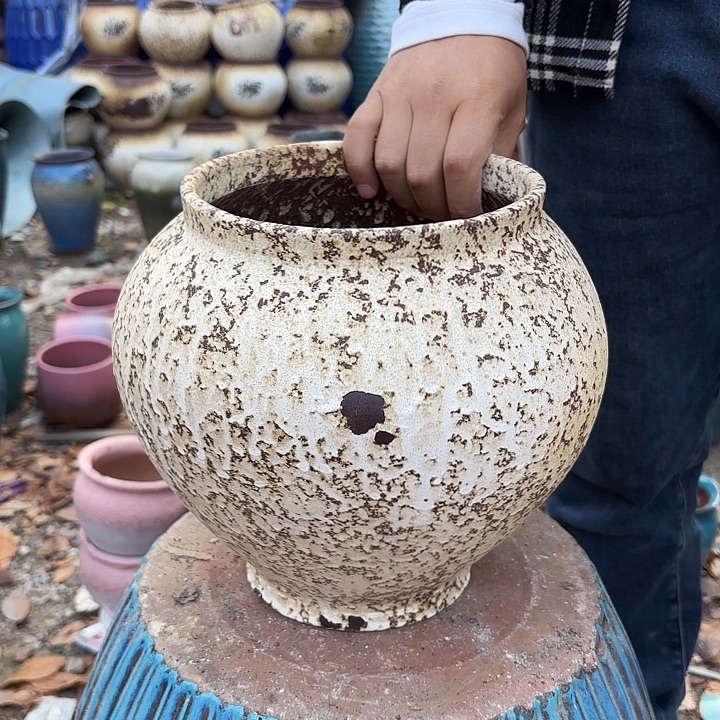 高度24厘米口18厘米