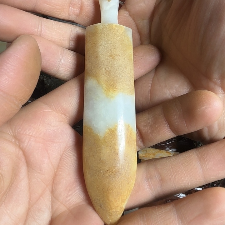 和田玉未镶嵌把件