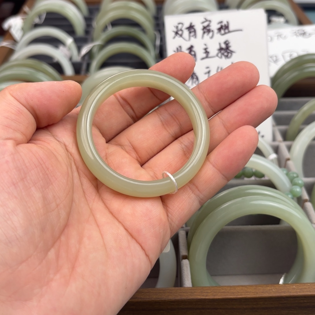 未镶嵌手镯和田玉50.8圈口 2号