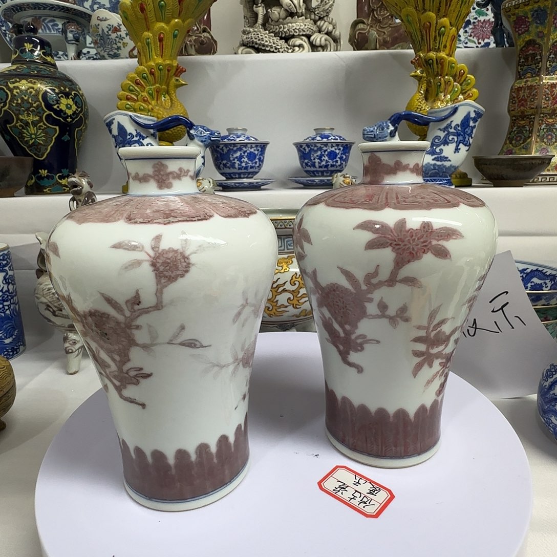 陶釉里红梅瓶一对精品