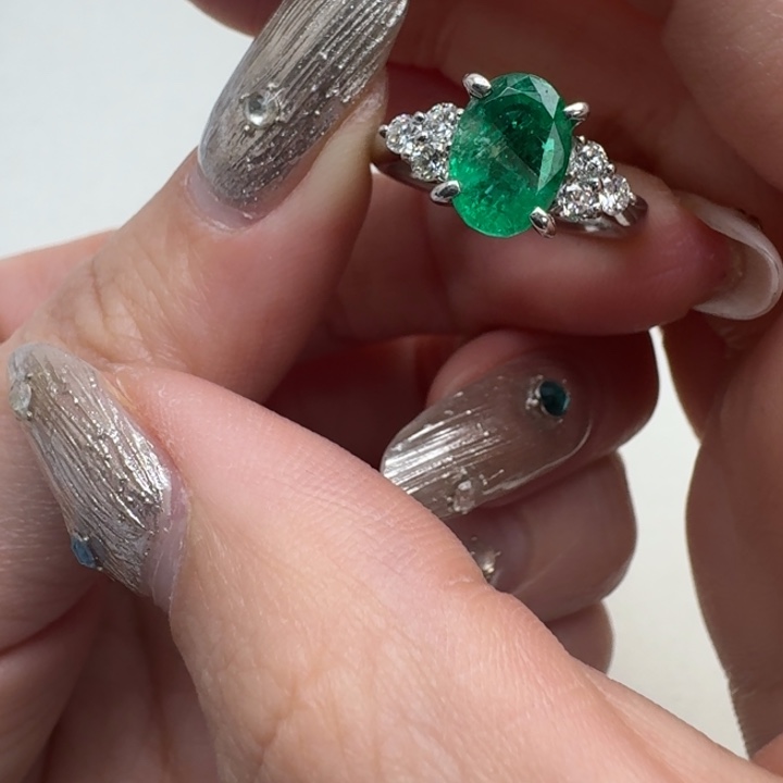 祖母绿戒指未镶嵌