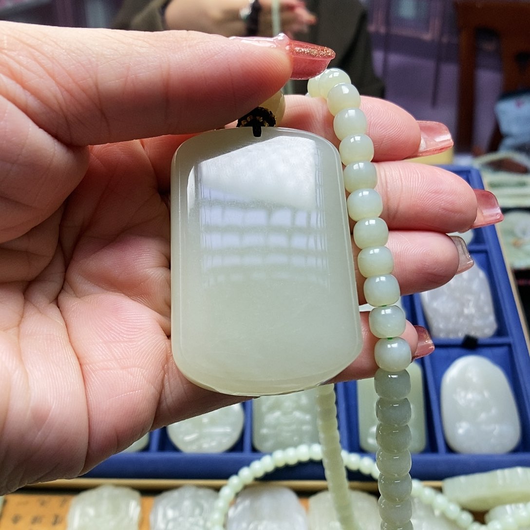 和田玉颈饰未镶嵌热****森