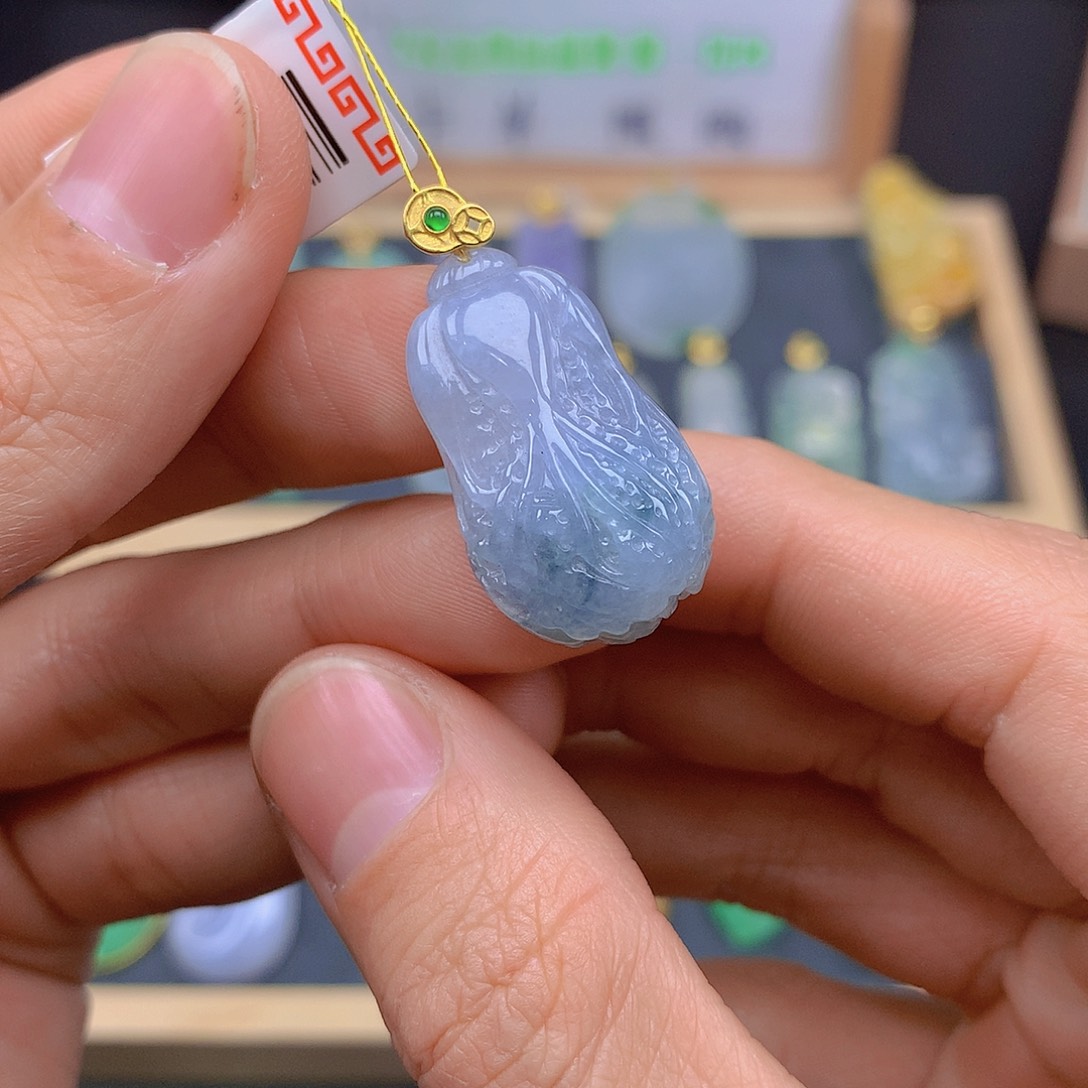 翡翠颈饰18K金镶嵌翡翠