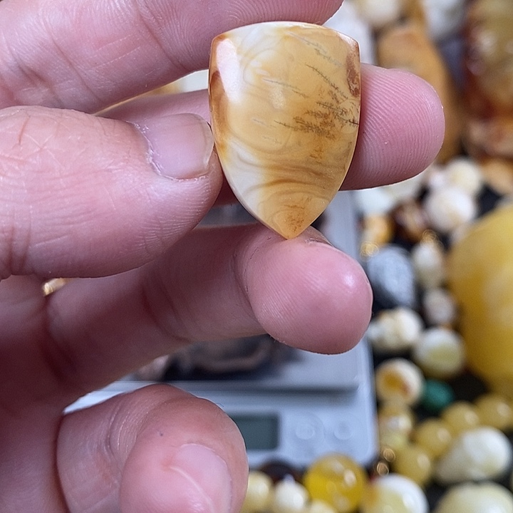 琥珀未镶嵌珠宝奇石我