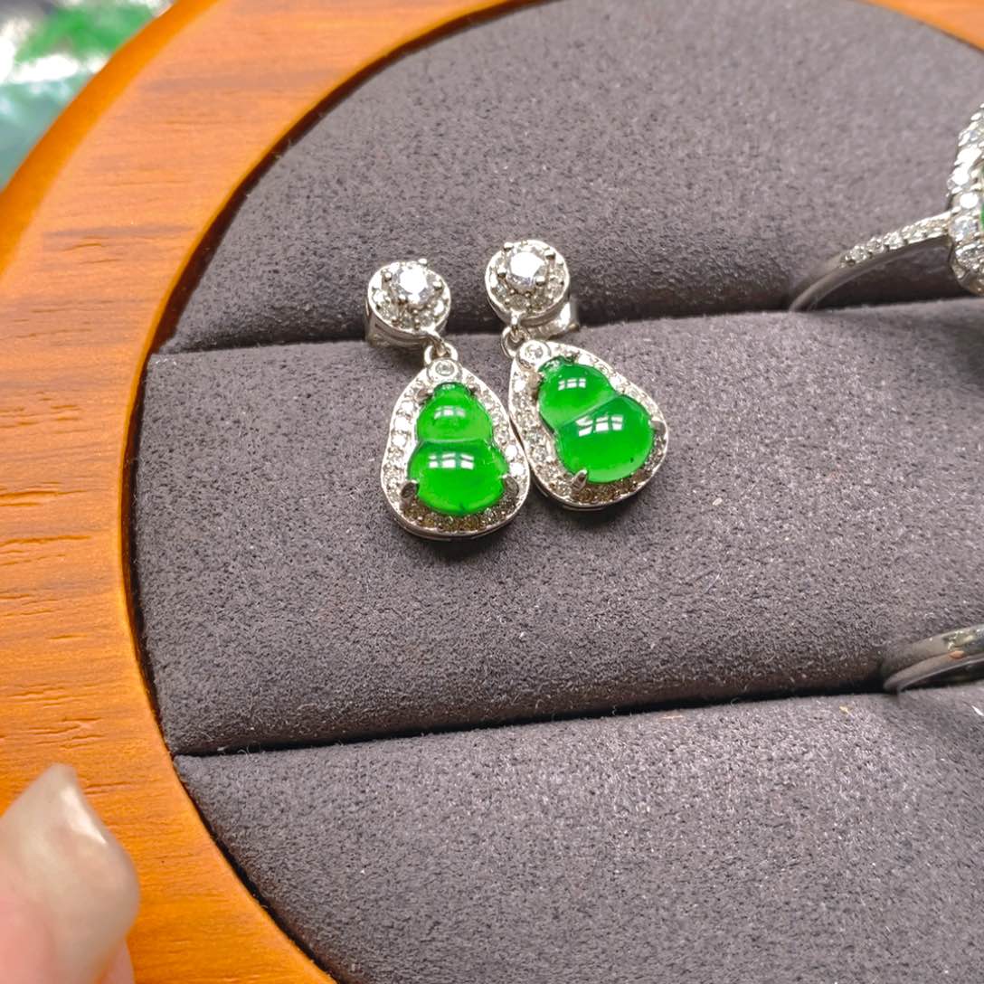 翡翠颈饰银S925镶嵌8888888888888