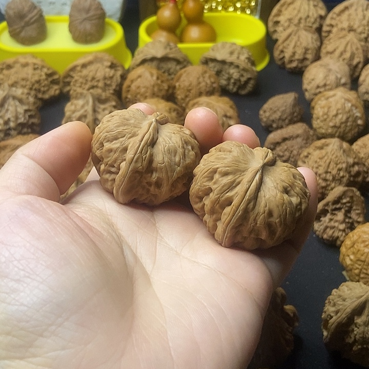 文玩核桃    元宝40