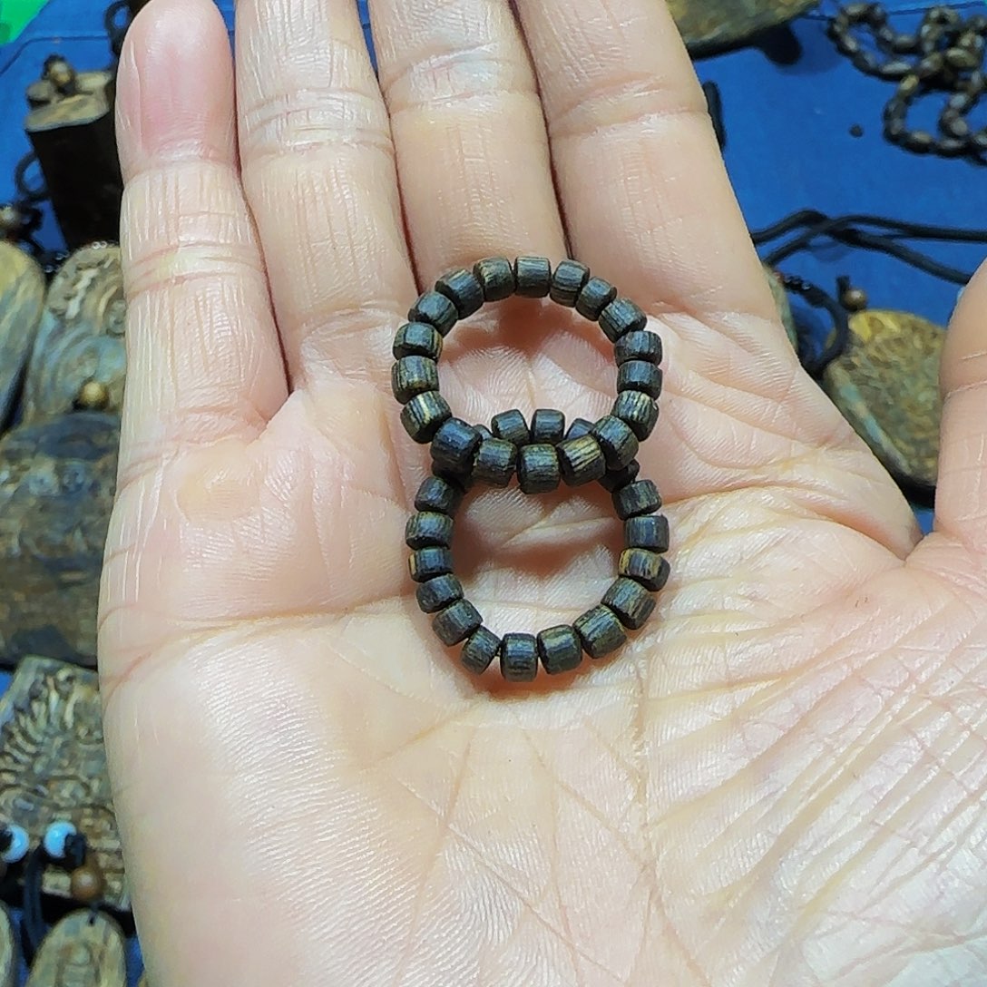 二***七沉香碎屑沉香海南沉香奇楠沉水戒指一对