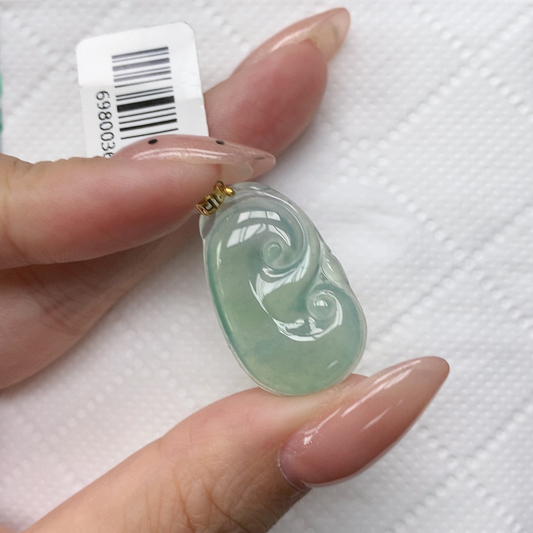 颈饰18K金镶嵌翡翠