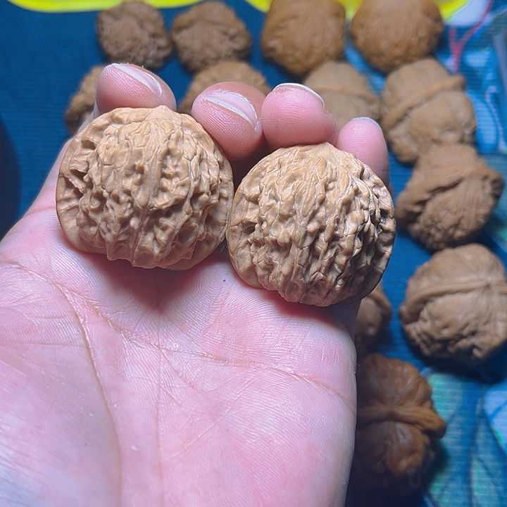 文玩核桃吊坠黄杆