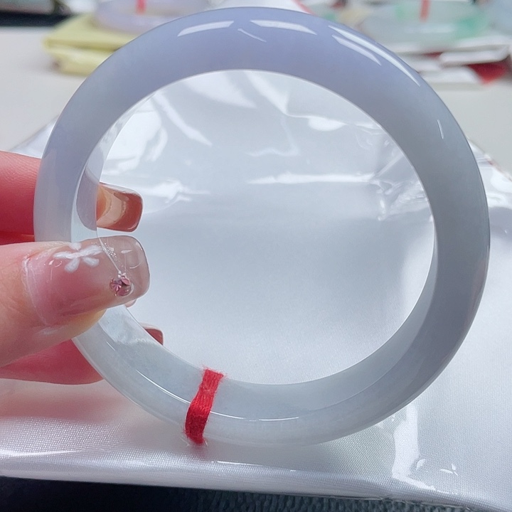 翡翠手镯未镶嵌缅甸