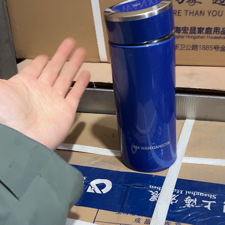 万象316316360360h82蓝色带滤网保温杯