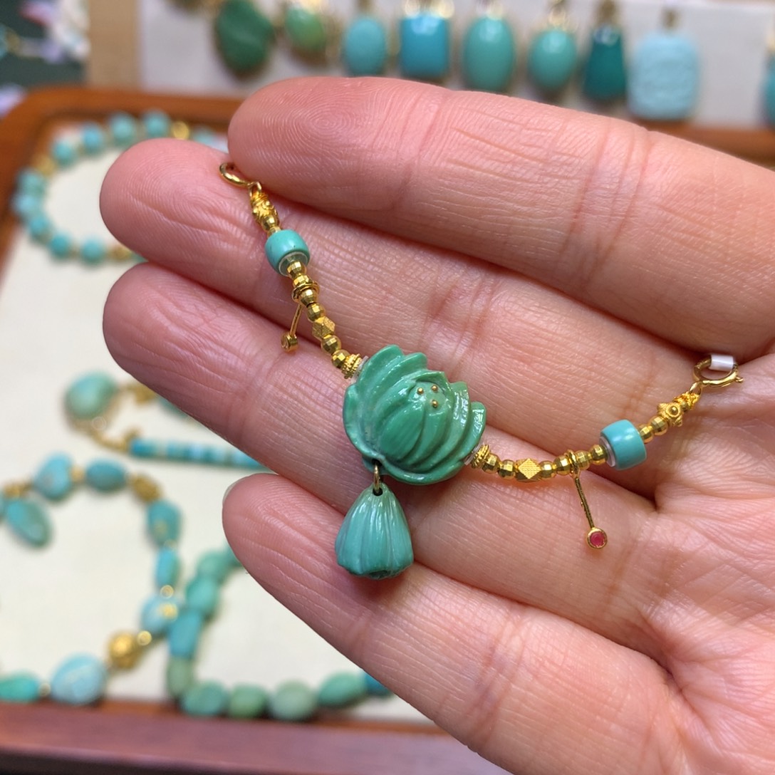 绿松石挂件18K金镶嵌
