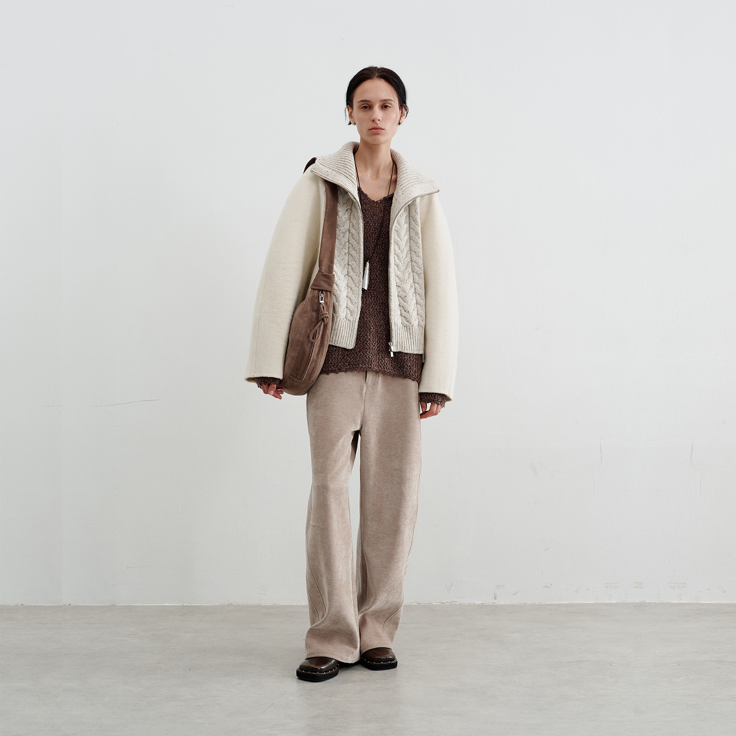 2025秋冬新品绞花拼接高领微箱型雾银隐形拉链羊毛短外套