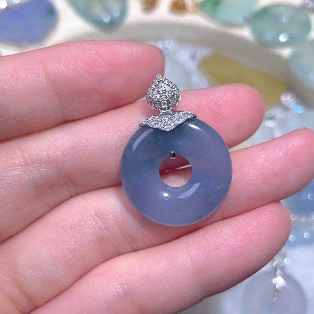 翡翠18K金镶嵌颈饰s****e翡翠