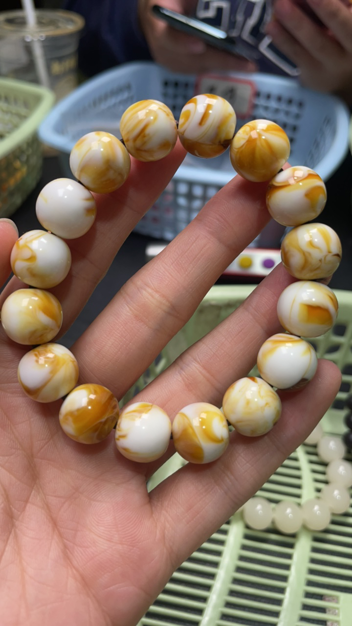 B731 14 骨瓷白蜜手串