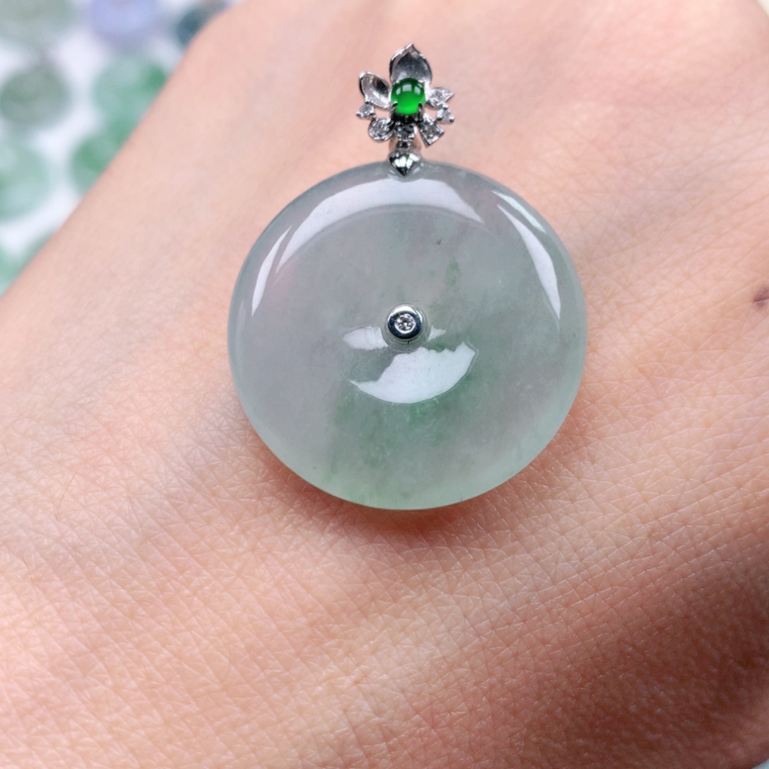 翡翠吊坠(不含链)18K金镶嵌