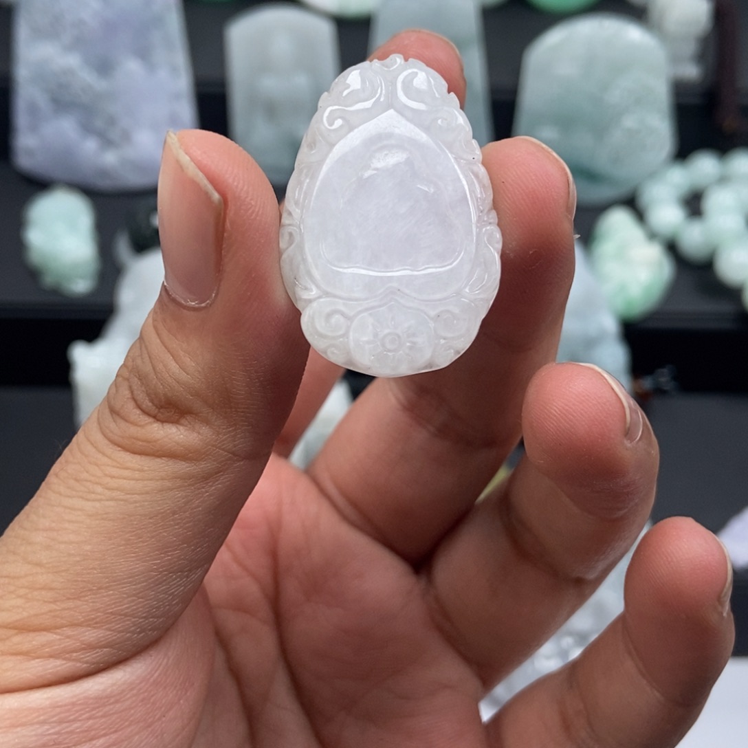 翡翠未镶嵌颈饰翡翠