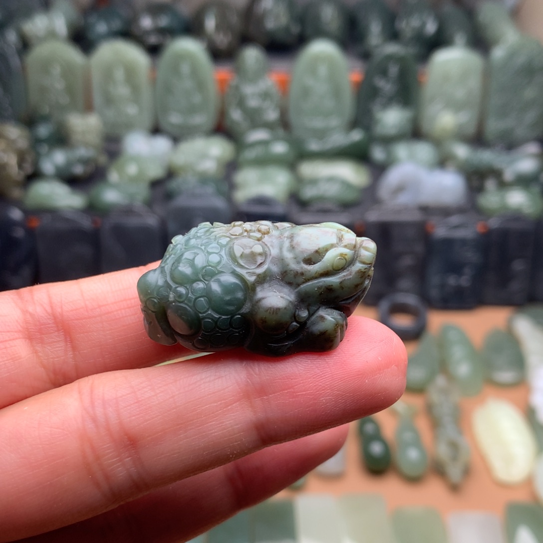 和田玉未镶嵌颈饰挂件20