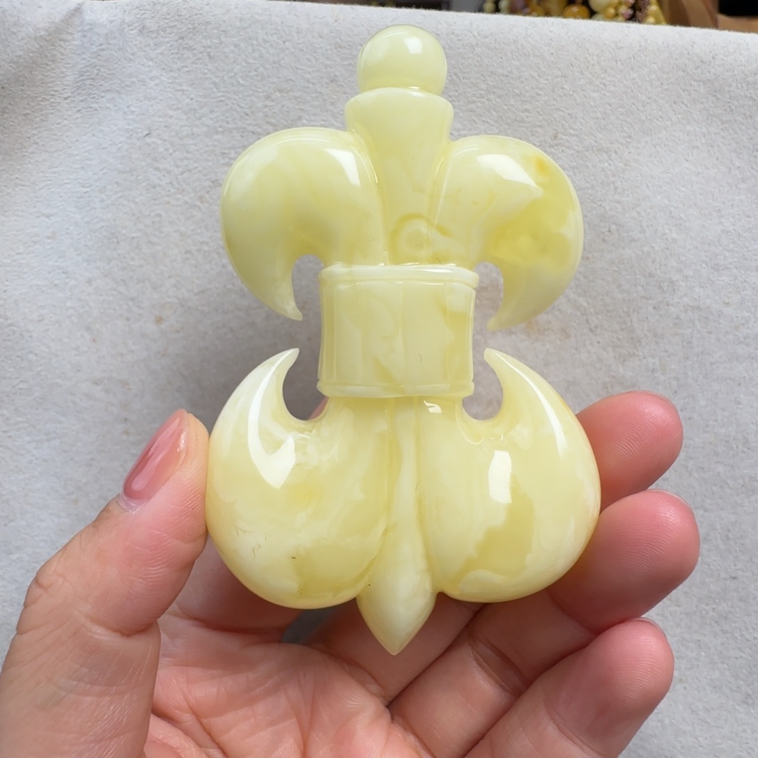 蜜蜡未镶嵌珠宝奇石